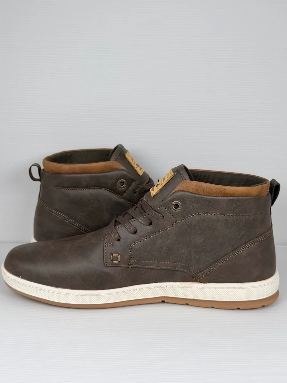 Levi’s Men’s Brown Mid Top Casual Boots Sneakers NWT Size 12 Comfort Insole